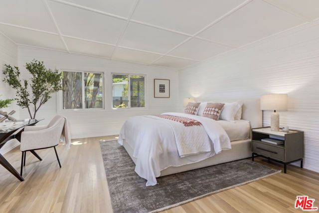 136 Beloit Avenue, Los Angeles, CA 90049
