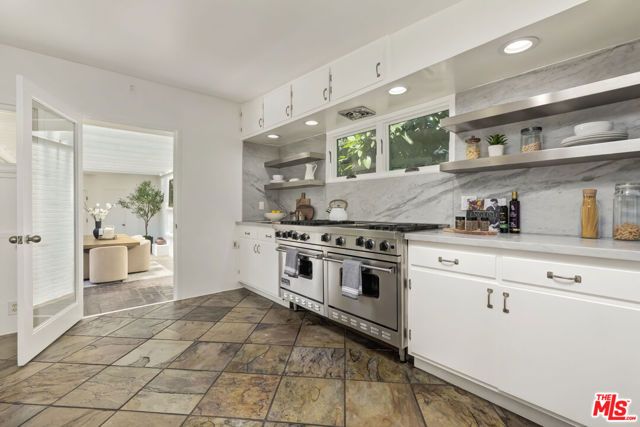 136 Beloit Avenue, Los Angeles, CA 90049