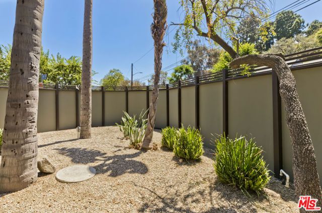136 Beloit Avenue, Los Angeles, CA 90049