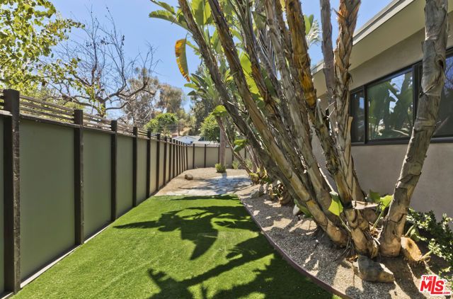 136 Beloit Avenue, Los Angeles, CA 90049