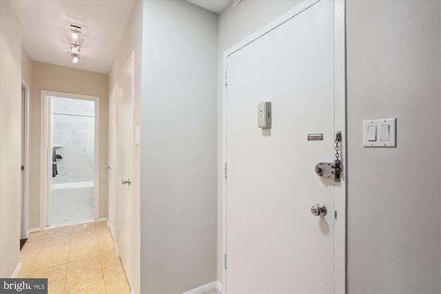 4000 Tunlaw Rd NW Apt 428, Washington, DC 20007