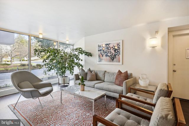 4000 Tunlaw Rd NW Apt 428, Washington, DC 20007