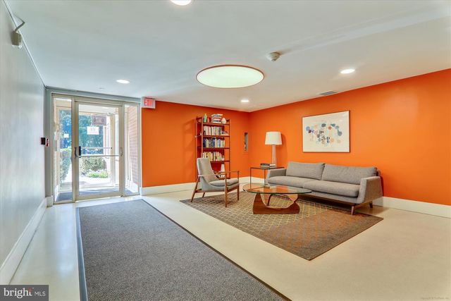 4000 Tunlaw Rd NW Apt 428, Washington, DC 20007