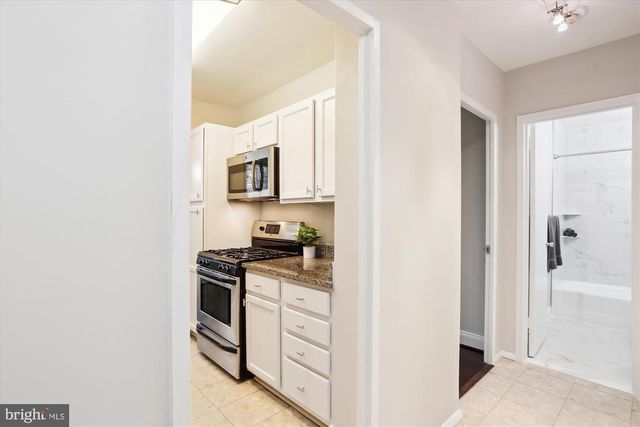 4000 Tunlaw Rd NW Apt 428, Washington, DC 20007