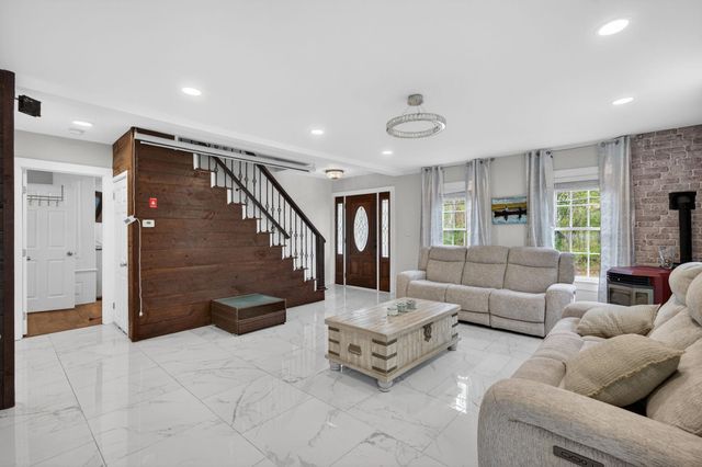 399 N Main Street, Salem, NH 03079