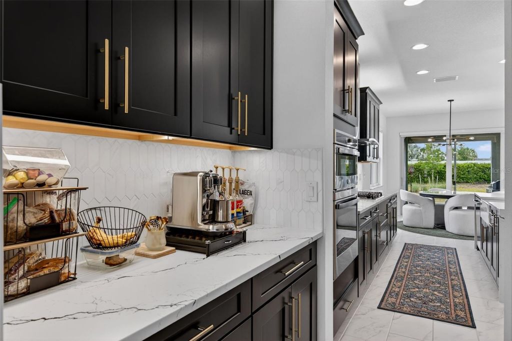 Image 18 of property listing at 17510 SAVORY MIST CIRCLE, Bradenton, FL 34211