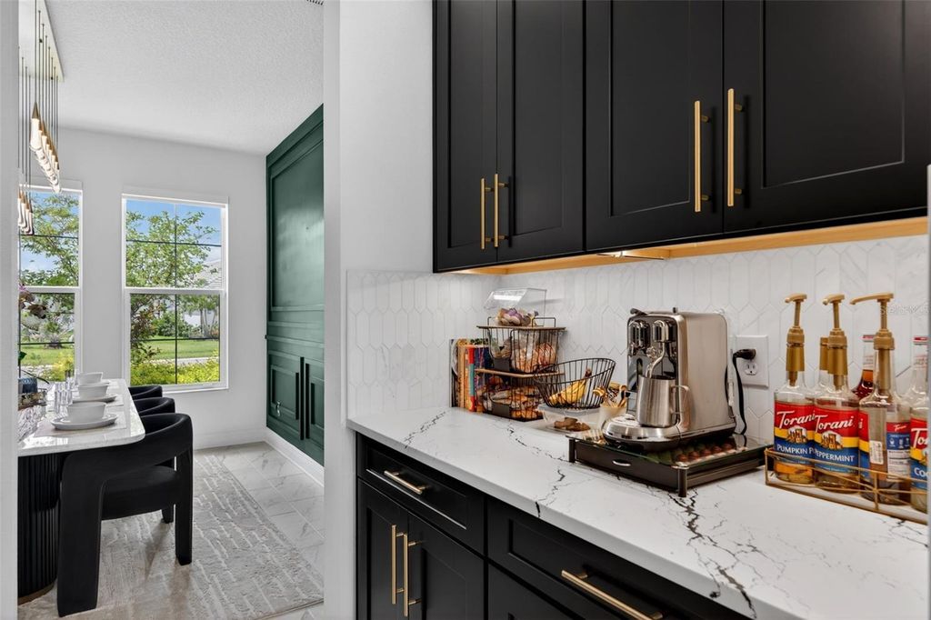 Image 19 of property listing at 17510 SAVORY MIST CIRCLE, Bradenton, FL 34211