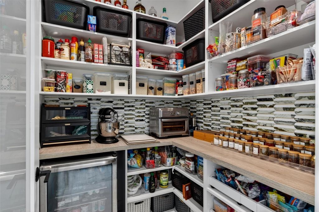 Image 20 of property listing at 17510 SAVORY MIST CIRCLE, Bradenton, FL 34211