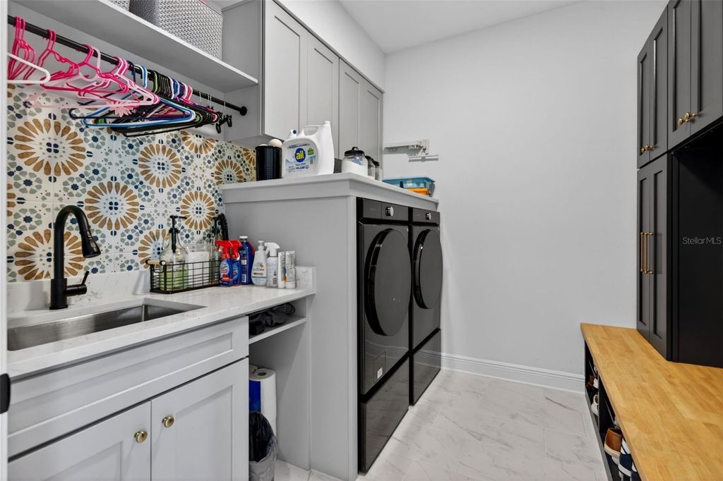 Image 59 of property listing at 17510 SAVORY MIST CIRCLE, Bradenton, FL 34211
