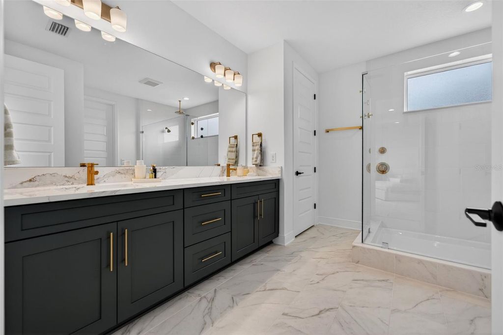 Image 68 of property listing at 17510 SAVORY MIST CIRCLE, Bradenton, FL 34211