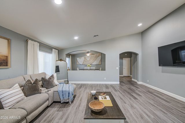 9130 W RIVERSIDE Avenue, Tolleson, AZ 85353