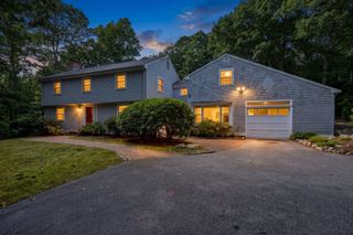 32 Greengate Rd, Falmouth, MA 02540