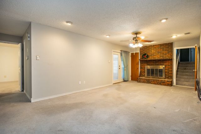 950 SYCAMORE Lane, Lancaster, TX 75146