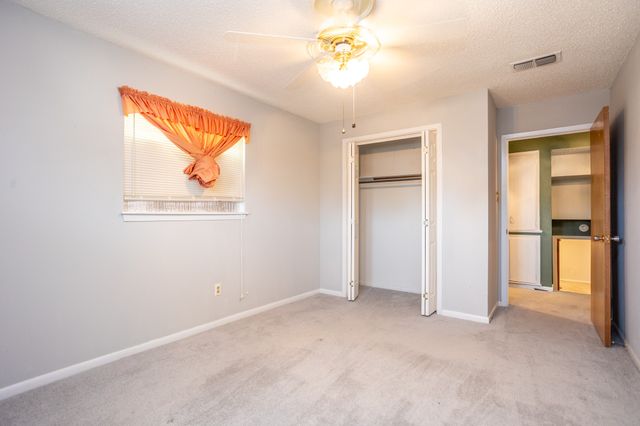 950 SYCAMORE Lane, Lancaster, TX 75146