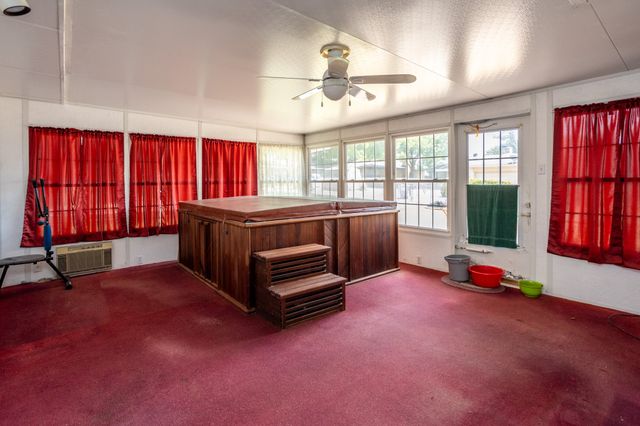 950 SYCAMORE Lane, Lancaster, TX 75146