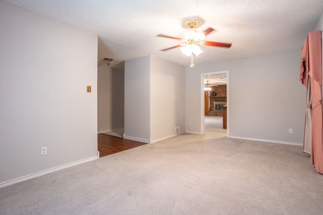 950 SYCAMORE Lane, Lancaster, TX 75146