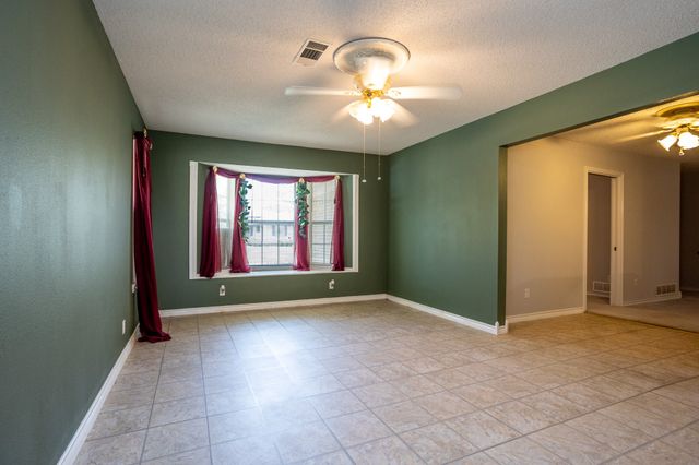 950 SYCAMORE Lane, Lancaster, TX 75146