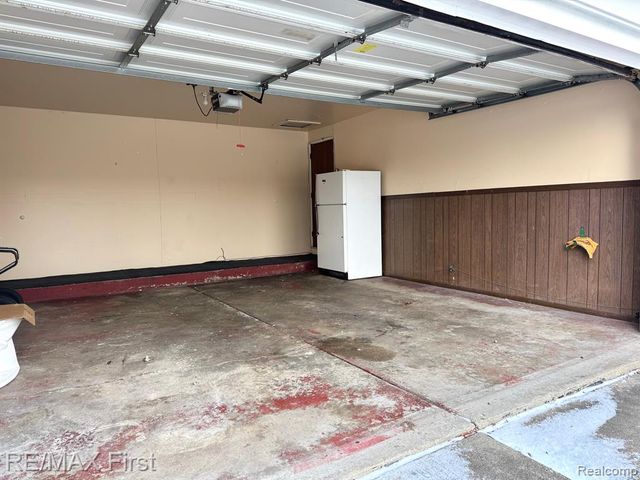 4826 Bates Drive, Warren, MI 48092