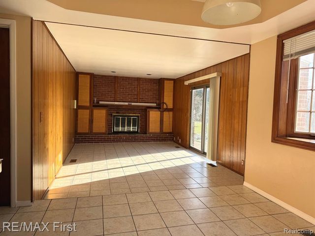 4826 Bates Drive, Warren, MI 48092