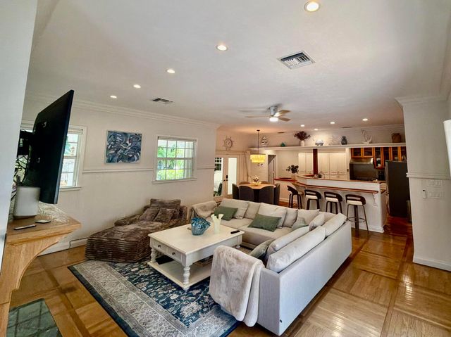 302 NW 11th Street, Delray Beach, FL 33444
