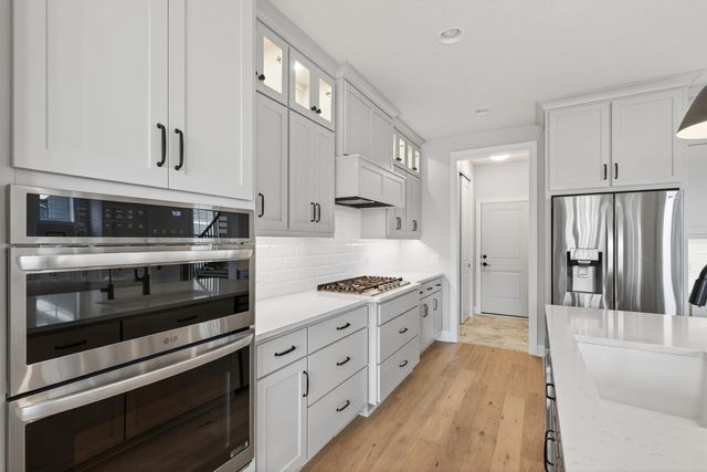 5331 Scenic Loop Run, Victoria, MN 55318