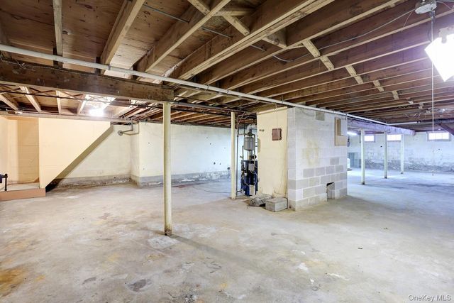 5 Steinway Court, Suffern, NY 10901