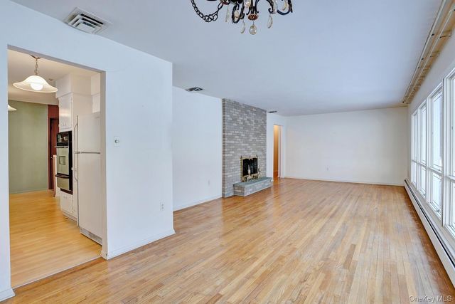 5 Steinway Court, Suffern, NY 10901