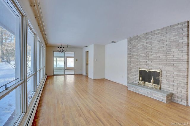 5 Steinway Court, Suffern, NY 10901