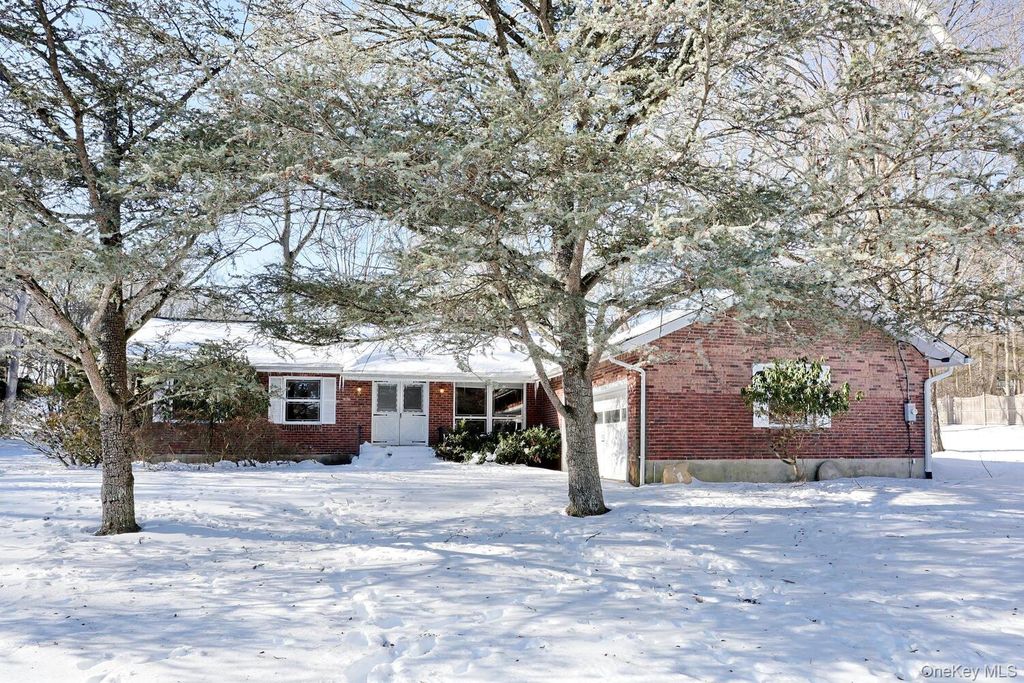 5 Steinway Court, Suffern, NY 10901