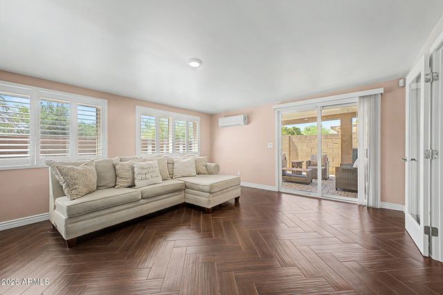 2919 E WOODLAND Drive, Phoenix, AZ 85048