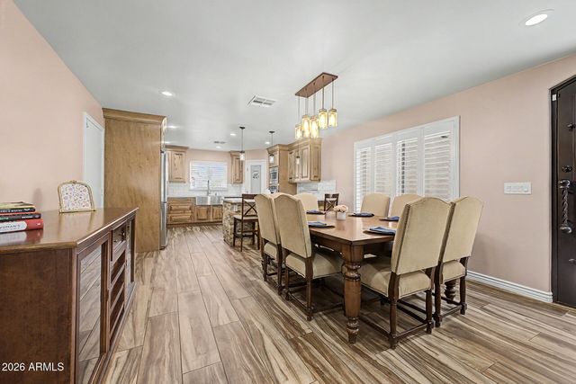 2919 E WOODLAND Drive, Phoenix, AZ 85048