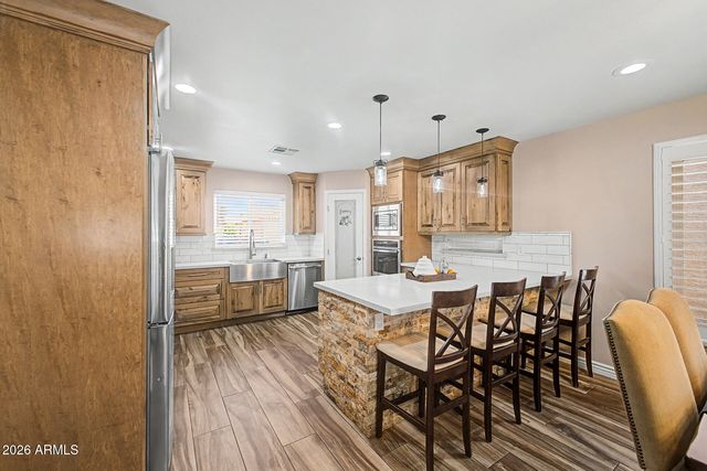 2919 E WOODLAND Drive, Phoenix, AZ 85048