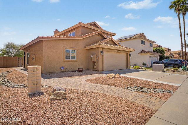 2919 E WOODLAND Drive, Phoenix, AZ 85048