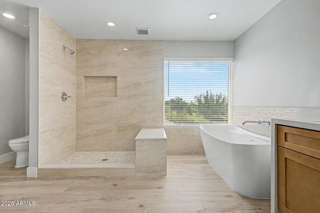 2919 E WOODLAND Drive, Phoenix, AZ 85048