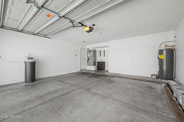 2919 E WOODLAND Drive, Phoenix, AZ 85048