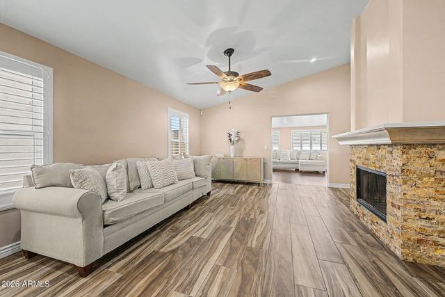 2919 E WOODLAND Drive, Phoenix, AZ 85048