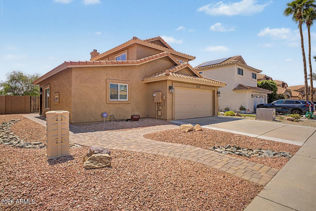 2919 E WOODLAND Drive, Phoenix, AZ 85048 — photo 2
