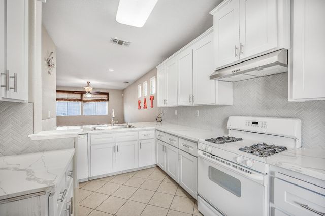 4626 W Javier Way, Fresno, CA 93722