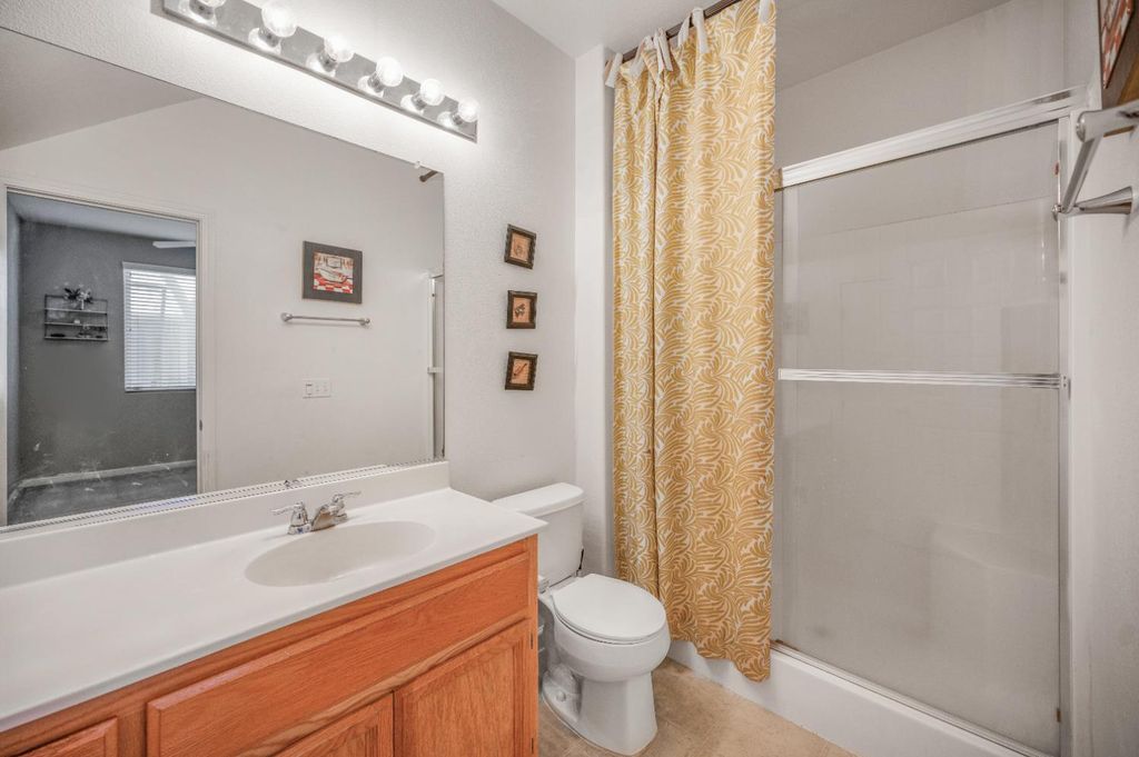 Image 14 of property listing at 4626 W Javier Way, Fresno, CA 93722