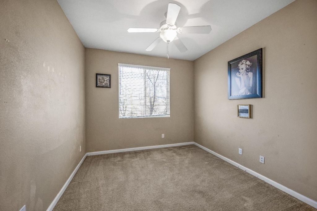 Image 15 of property listing at 4626 W Javier Way, Fresno, CA 93722