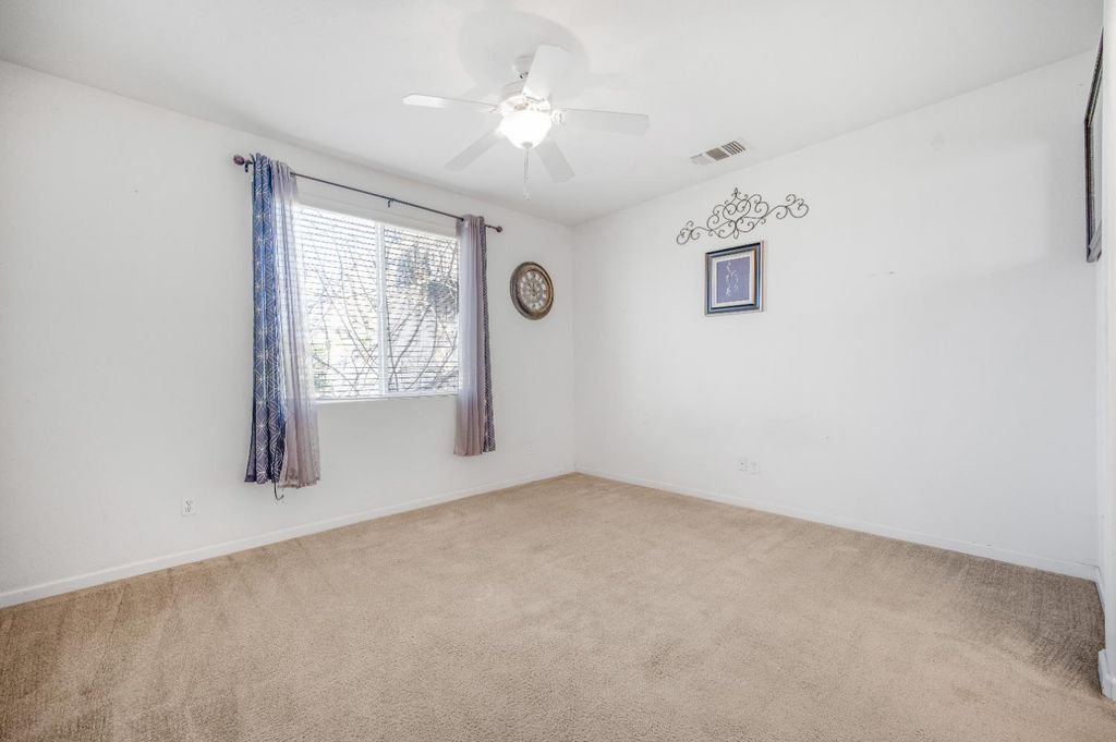 Image 19 of property listing at 4626 W Javier Way, Fresno, CA 93722