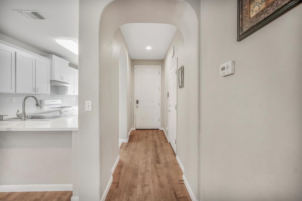 Image 4 of property listing at 4626 W Javier Way, Fresno, CA 93722