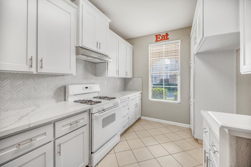 Image 8 of property listing at 4626 W Javier Way, Fresno, CA 93722