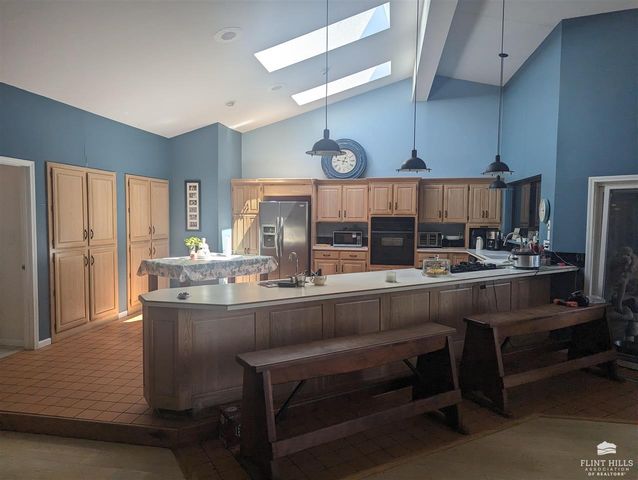 5720 Elbo View Dr., Manhattan, KS 66502