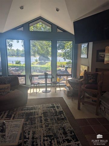 5720 Elbo View Dr., Manhattan, KS 66502