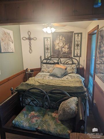 5720 Elbo View Dr., Manhattan, KS 66502