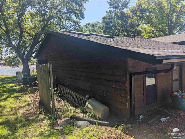 5720 Elbo View Dr., Manhattan, KS 66502