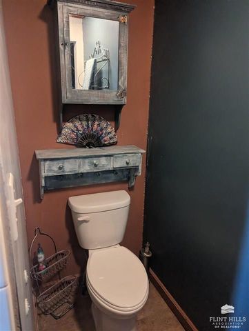 5720 Elbo View Dr., Manhattan, KS 66502