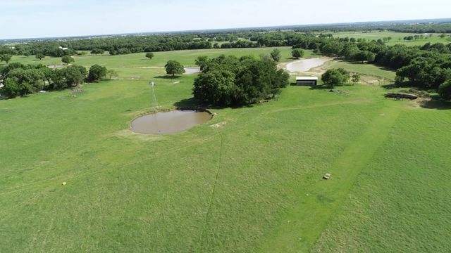 963 County Road 1340, Chico, TX 76431