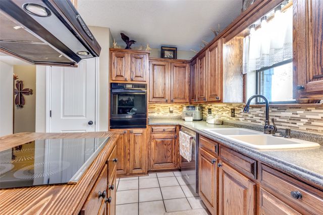 963 County Road 1340, Chico, TX 76431